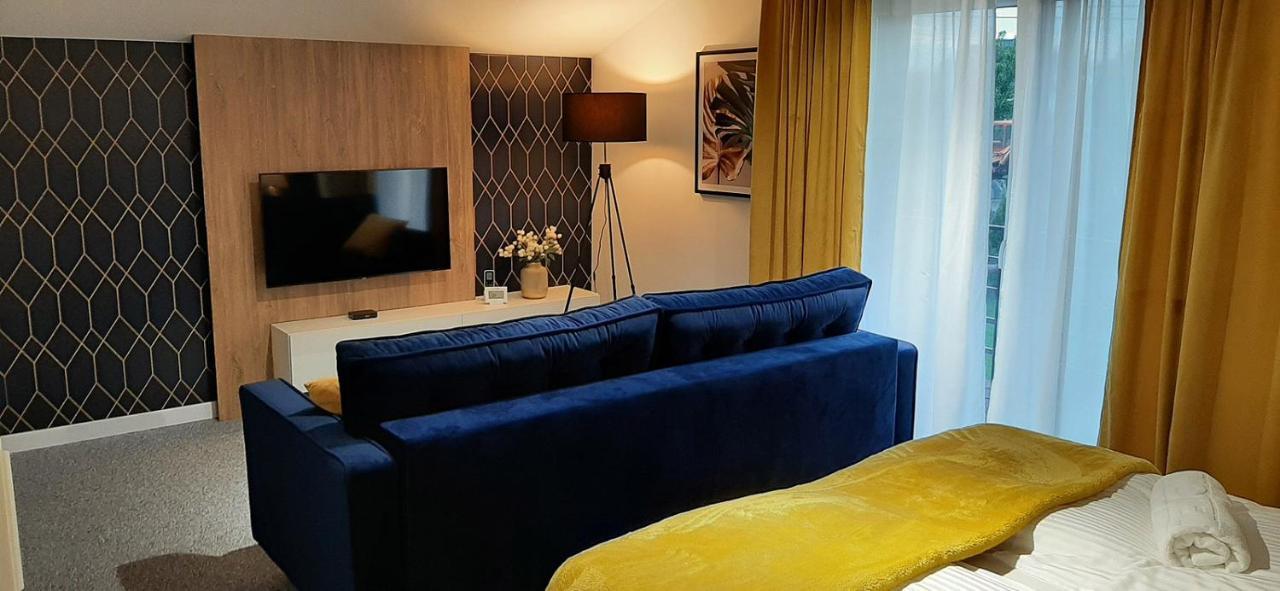 Apartament Willa Pod Sosnami Zator Przeciszow Exterior foto