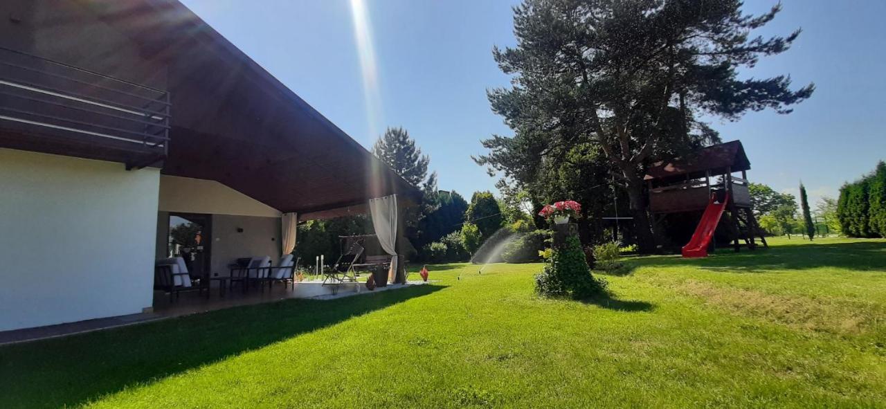 Apartament Willa Pod Sosnami Zator Przeciszow Exterior foto
